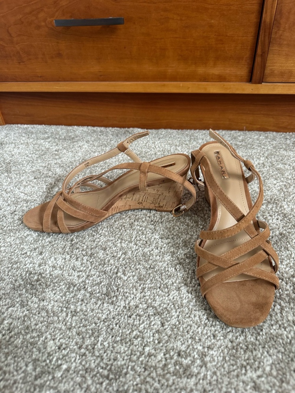 NWOT Tahari Tan Suede Strappy Wedge Sandals size 9.5